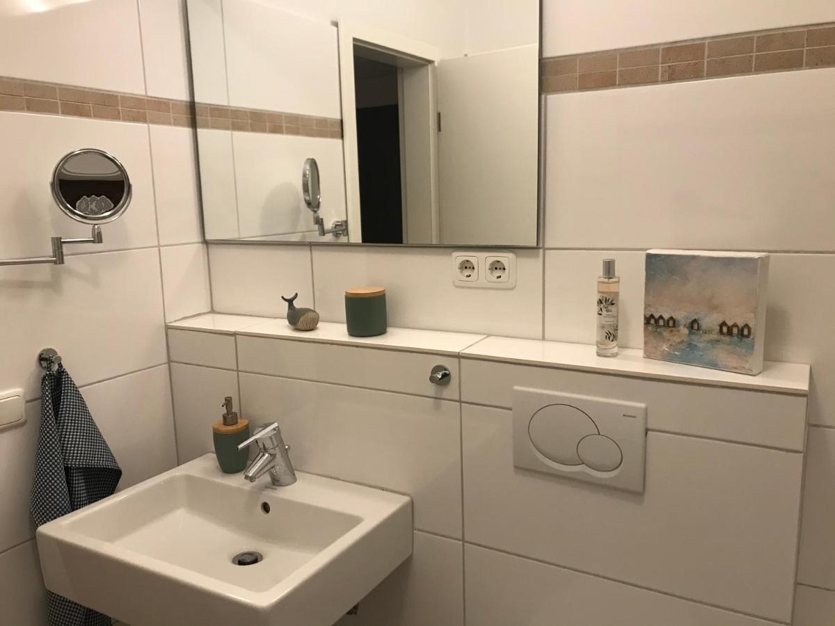 Gemütliches Ferienhaus hinterm Deich Nordstrand Exterior foto